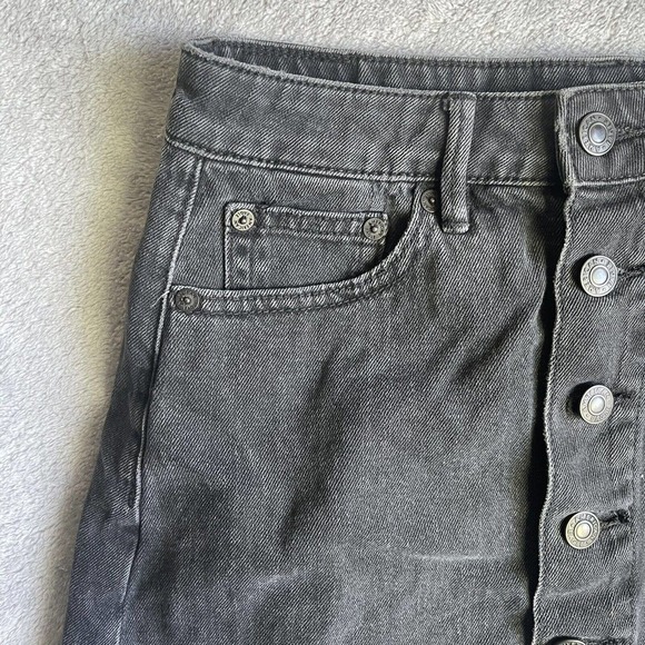 American Eagle Skirt Womens 4 Black Denim Biker Punkcore Festival Beach Preppy - Picture 2 of 13